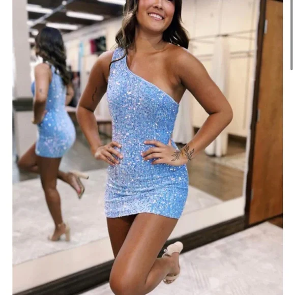 Dresses | Asymmetrical Sleeve Bodycon Hoco Dress | Poshmark